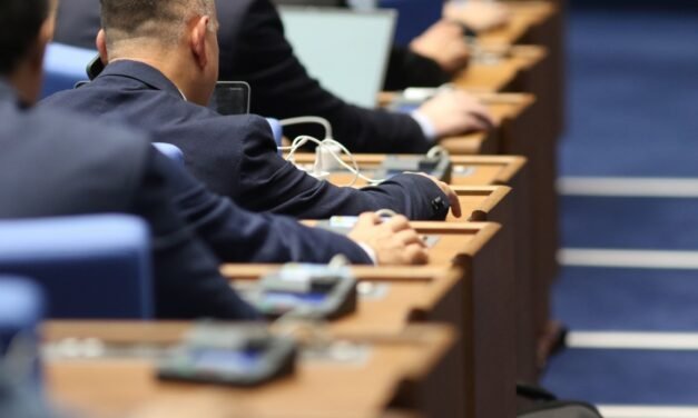 Posłowie są badani na zawartość alkoholu i narkotyków