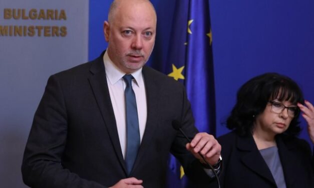 Premier mobilizuje agencje i ministerstwa do całodobowej kontroli handlu towarami i ludźmi