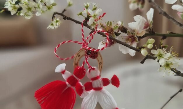 Dziś 1/03 w Bułgarii święto “Baba Marta” Честита Баба Марта!