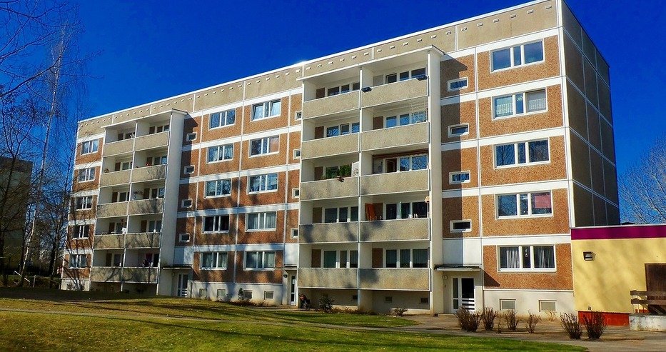 Eksperci informują o okresie przydatności bloków panelowych z wielkiej płyty.