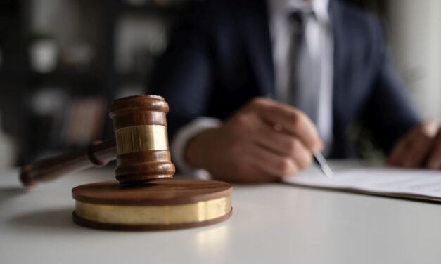 Czym jest sąd arbitrażowy i w jaki sposób może on „skazać” Cię za dług, nawet o tym nie wiedząc?