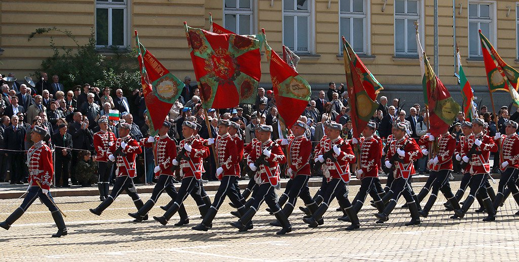 6 maja – Parada wojskowa w Sofii z okazji Dnia Odwagi i Święta Armii Bułgarskiej
