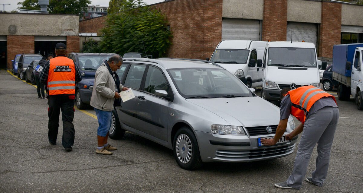 Podatki ekologiczne od starych samochodów wzrosną o 75 lewów, a od pojazdów elektrycznych – nawet o 188 lewów.