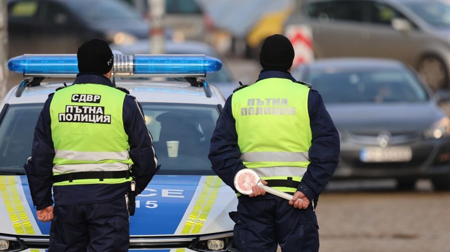 Dwóch policjantów ruchu drogowego aresztowanych pod zarzutem łapówkarstwa w Ruse