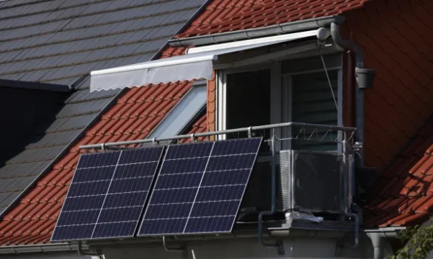Chcę zainstalować panel słoneczny w Bułgarii na balkonie, co powinienem zrobić?