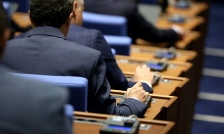 Parlament przyjął poprawki do ustawy antykorupcyjnej