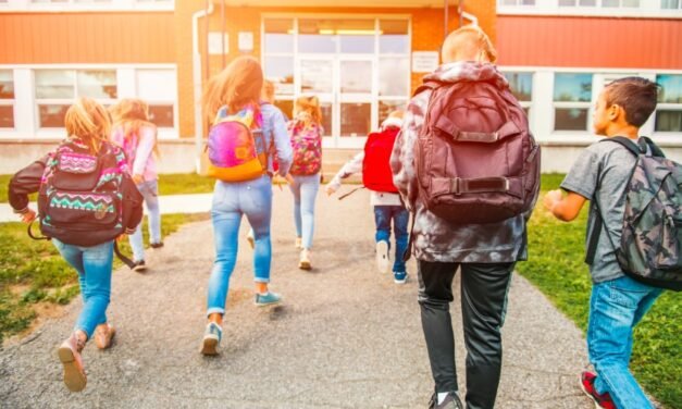 Prawie 145 tysięcy dzieci otrzymuje jednorazową dotację w wysokości 150 lewów na rok szkolny