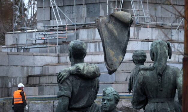 Próba kradzieży elementów pomnika Armii Radzieckiej udaremniona