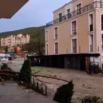 VIDEO: Katastrofalne powodzie w Bułgarii! Zniszczone domy, porwane pojazdy w Elenite!