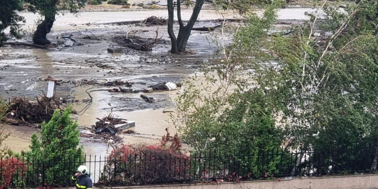 Ukradli wyposażenie bohaterów, którzy uratowali ludzi przed potopem w Elenite